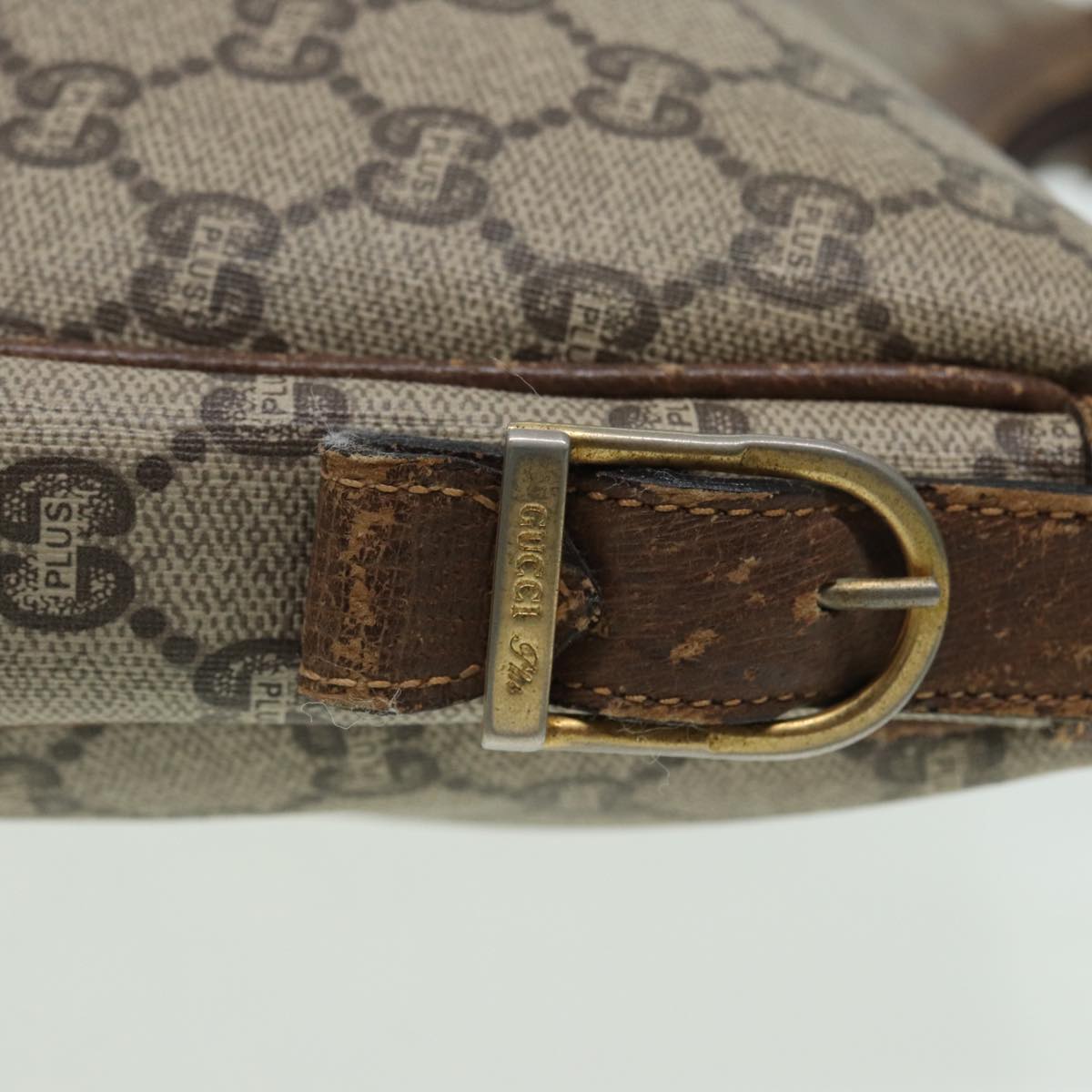 GUCCI GG PLUS Canvas Shoulder Bag PVC Leather Beige th5152