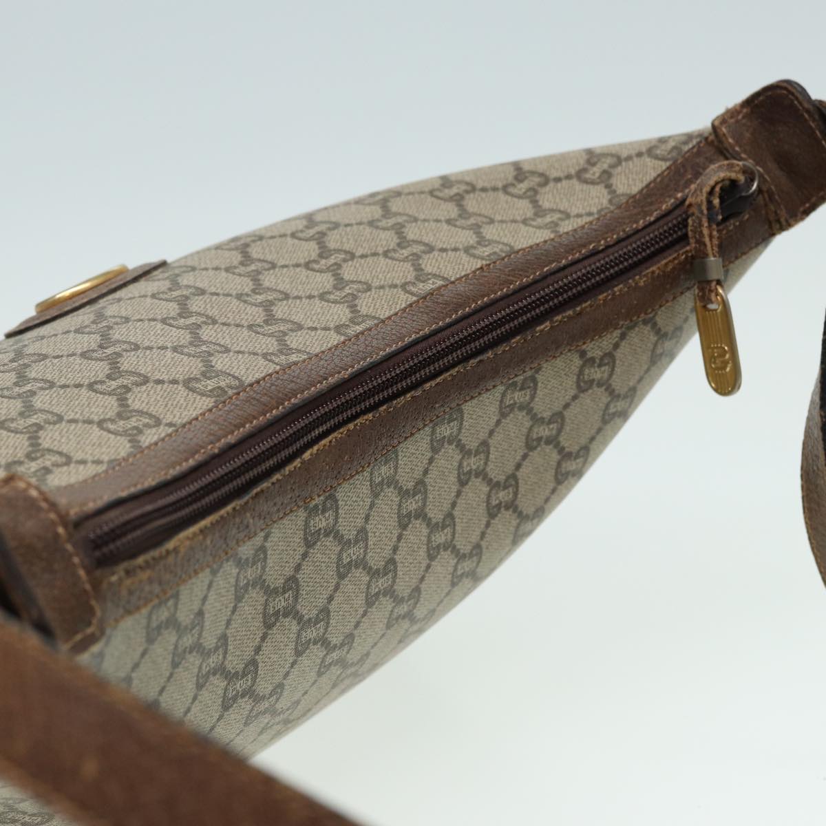 GUCCI GG PLUS Canvas Shoulder Bag PVC Leather Beige th5152
