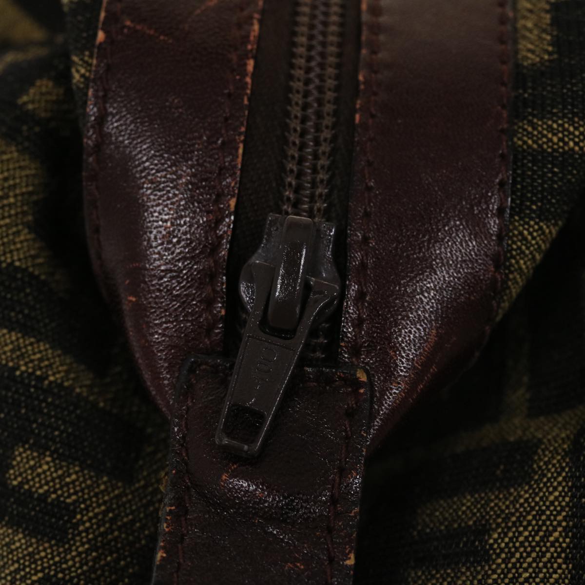 FENDI Zucca Canvas Hand Bag Vintage Brown Black rd2368
