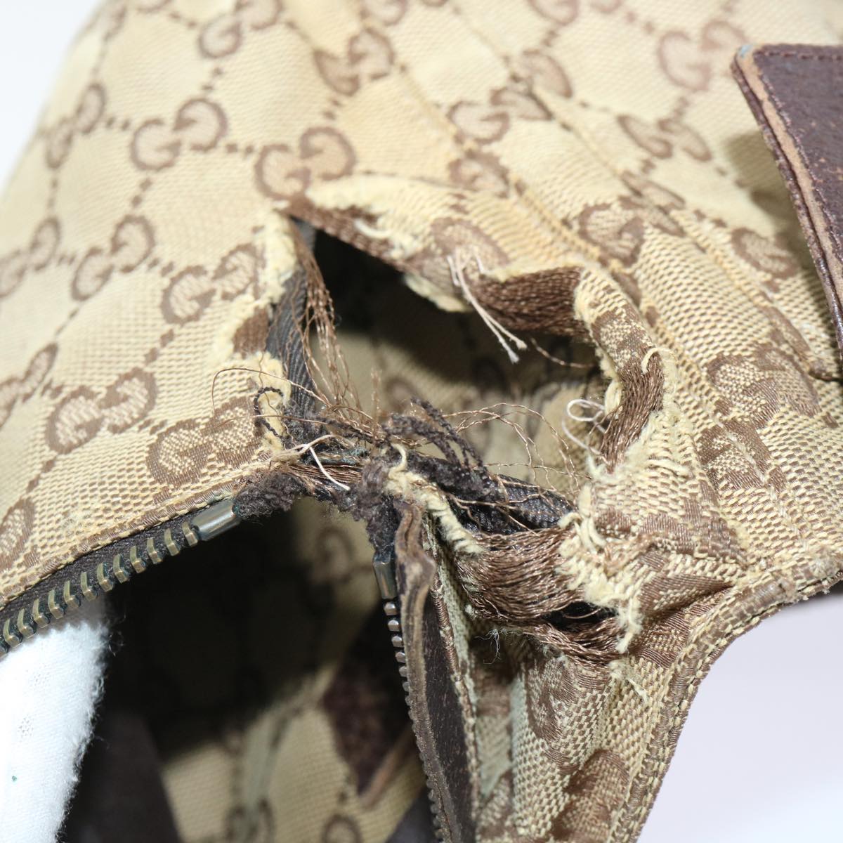 GUCCI GG Canvas Waist bag Beige 28566 ti1246