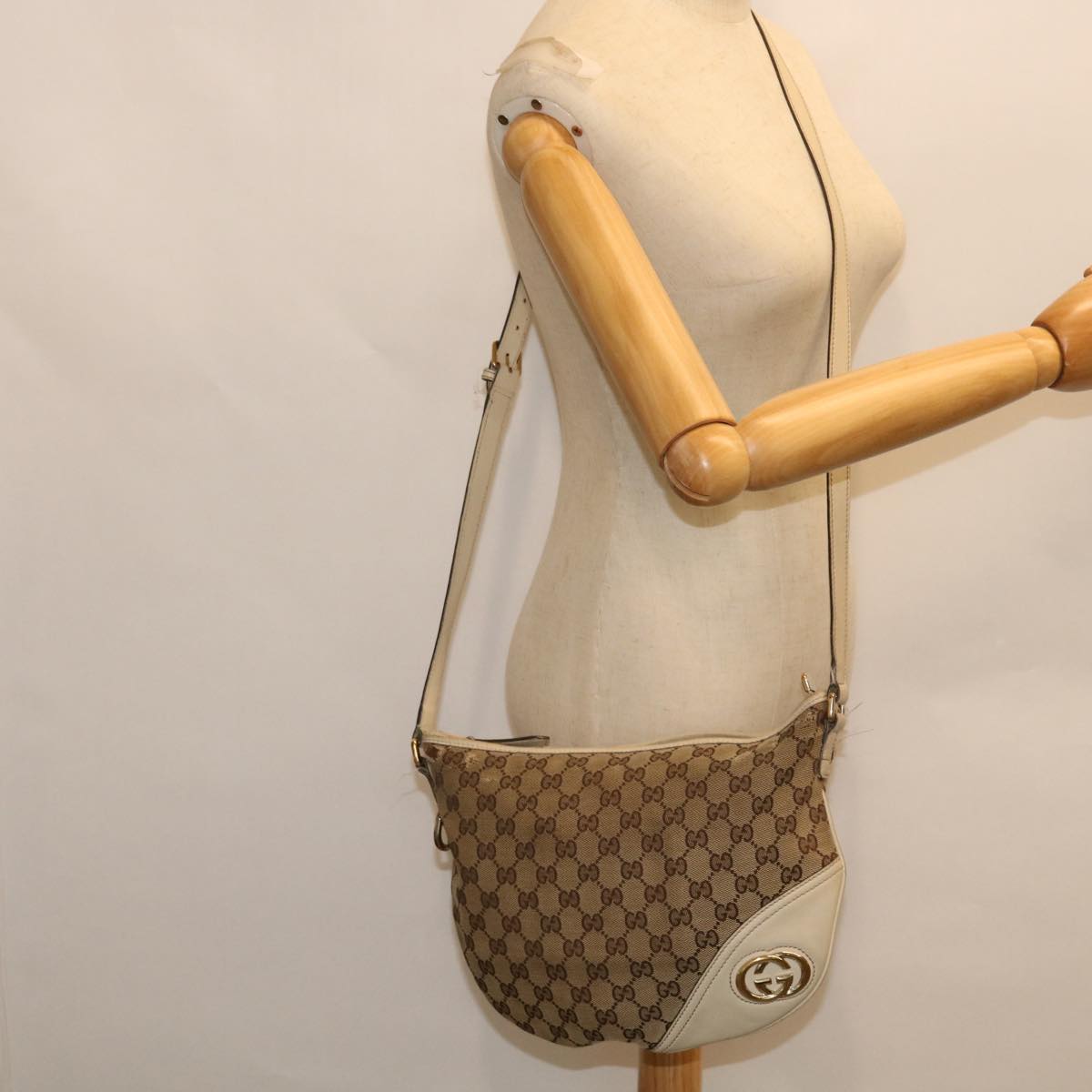 GUCCI GG Canvas Shoulder Bag Leather Beige 169998 ti1248