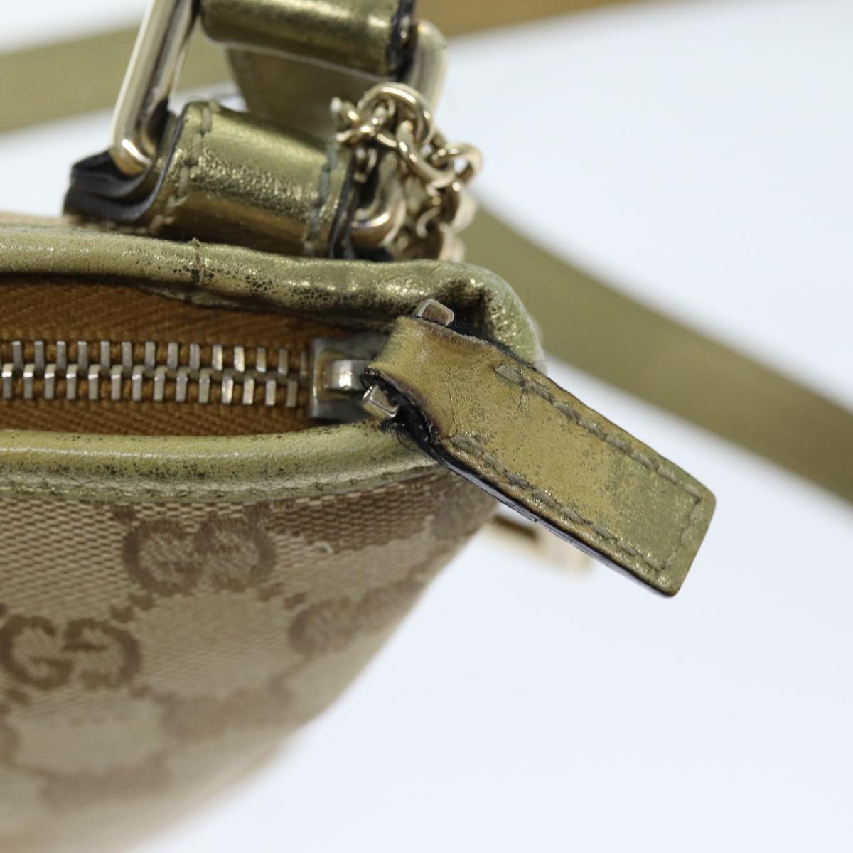 GUCCI GG Canvas Shoulder Bag Beige Gold ti1674
