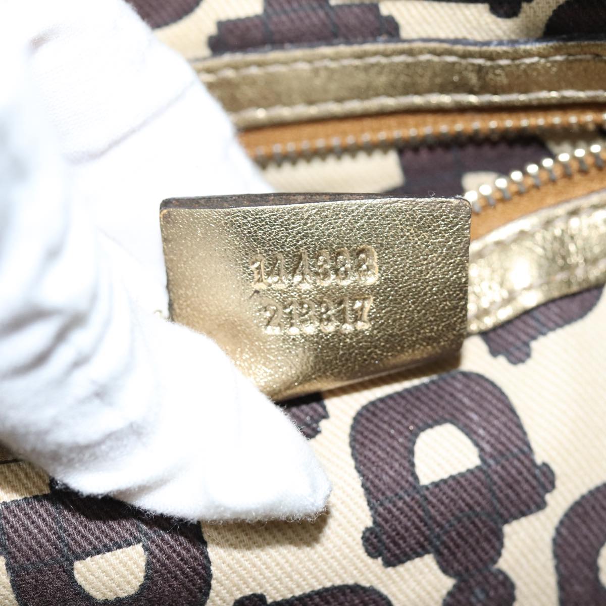 GUCCI GG Canvas Shoulder Bag Beige Gold ti1674