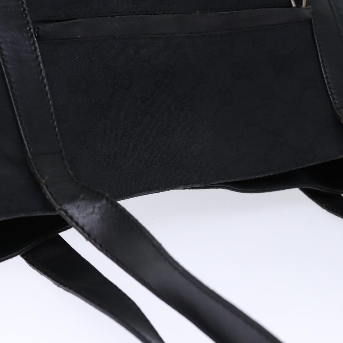 GUCCI GG Canvas Shoulder Bag Black ti1681