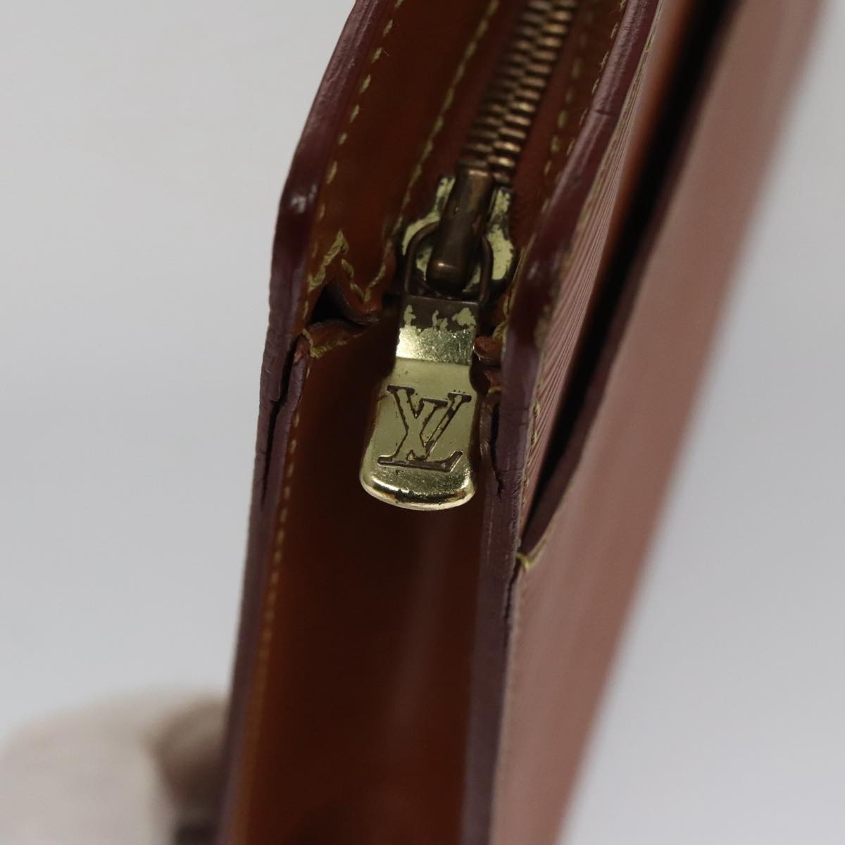 LOUIS VUITTON Epi Pochette Homme Clutch Bag Zipangu Gold M52528 LV ti2611