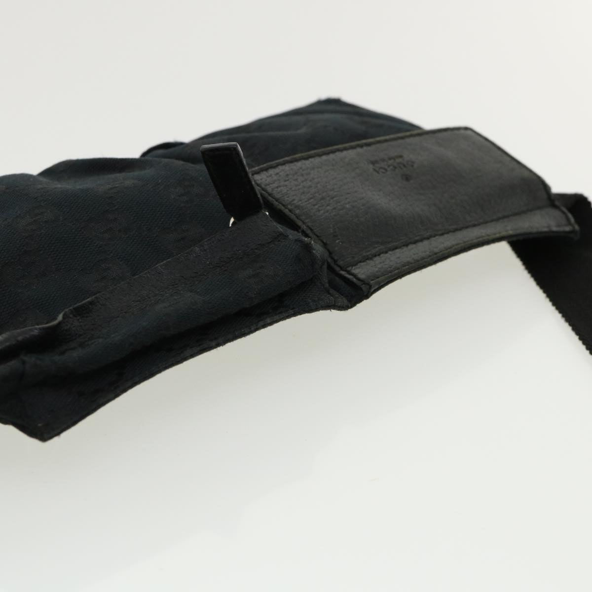 GUCCI GG Canvas Waist Bag Black ti718