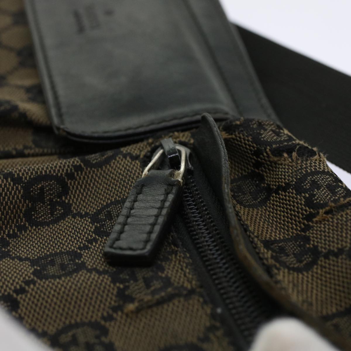 GUCCI GG Canvas Waist bag Brown 018•1621 200047 yb164