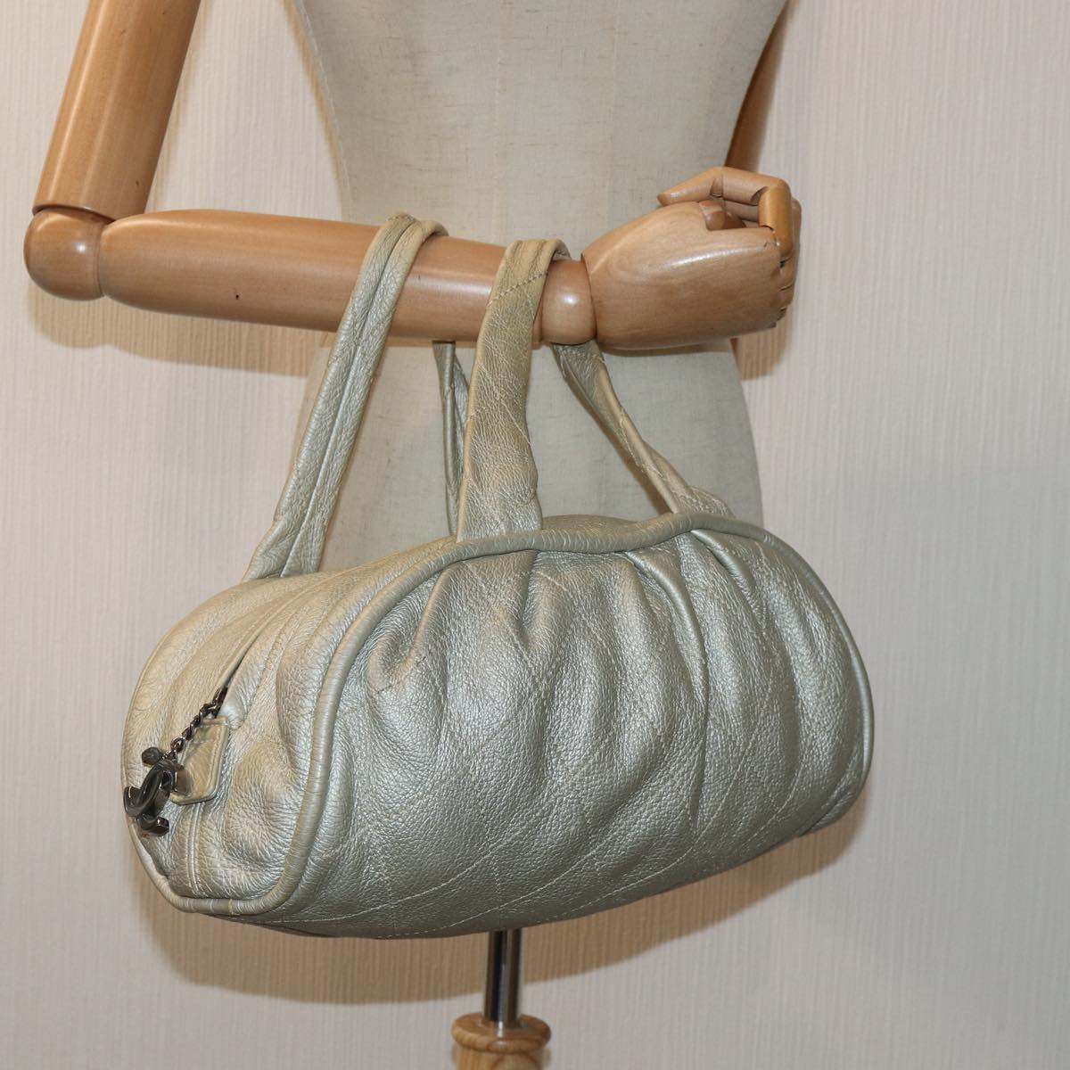 CHANEL Matelasse Hand Bag Leather Silver CC yb675
