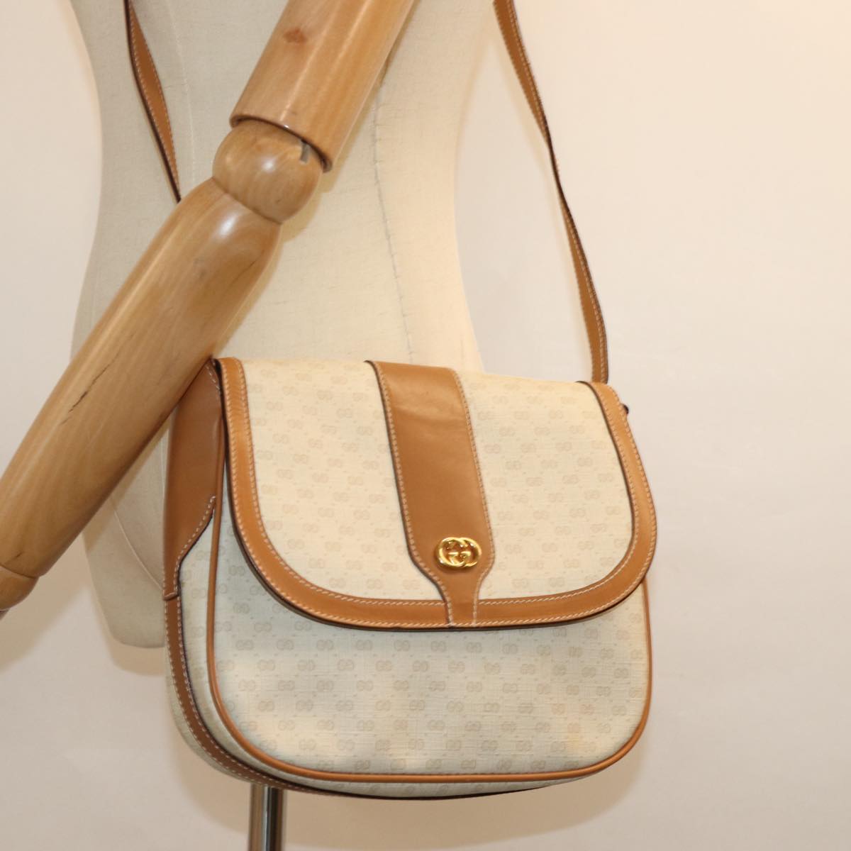 GUCCI Micro GG Supreme Shoulder Bag PVC Leather Beige 001 41 4425 yk13040