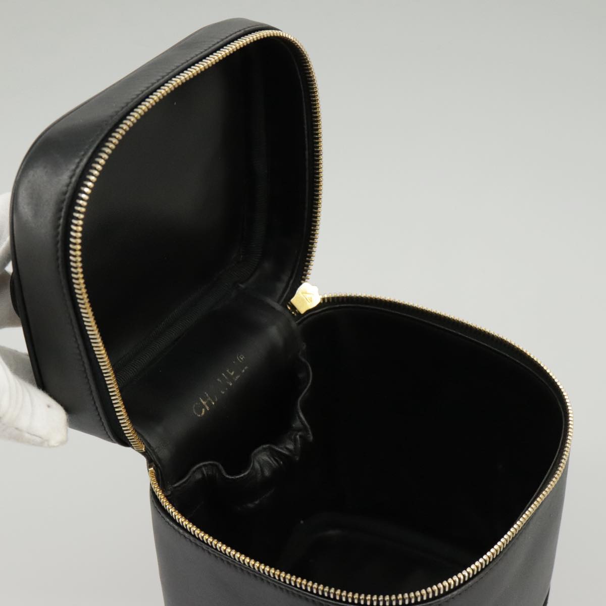 CHANEL Bicolore Vanity Cosmetic Pouch Leather Black Gold CC yk15869