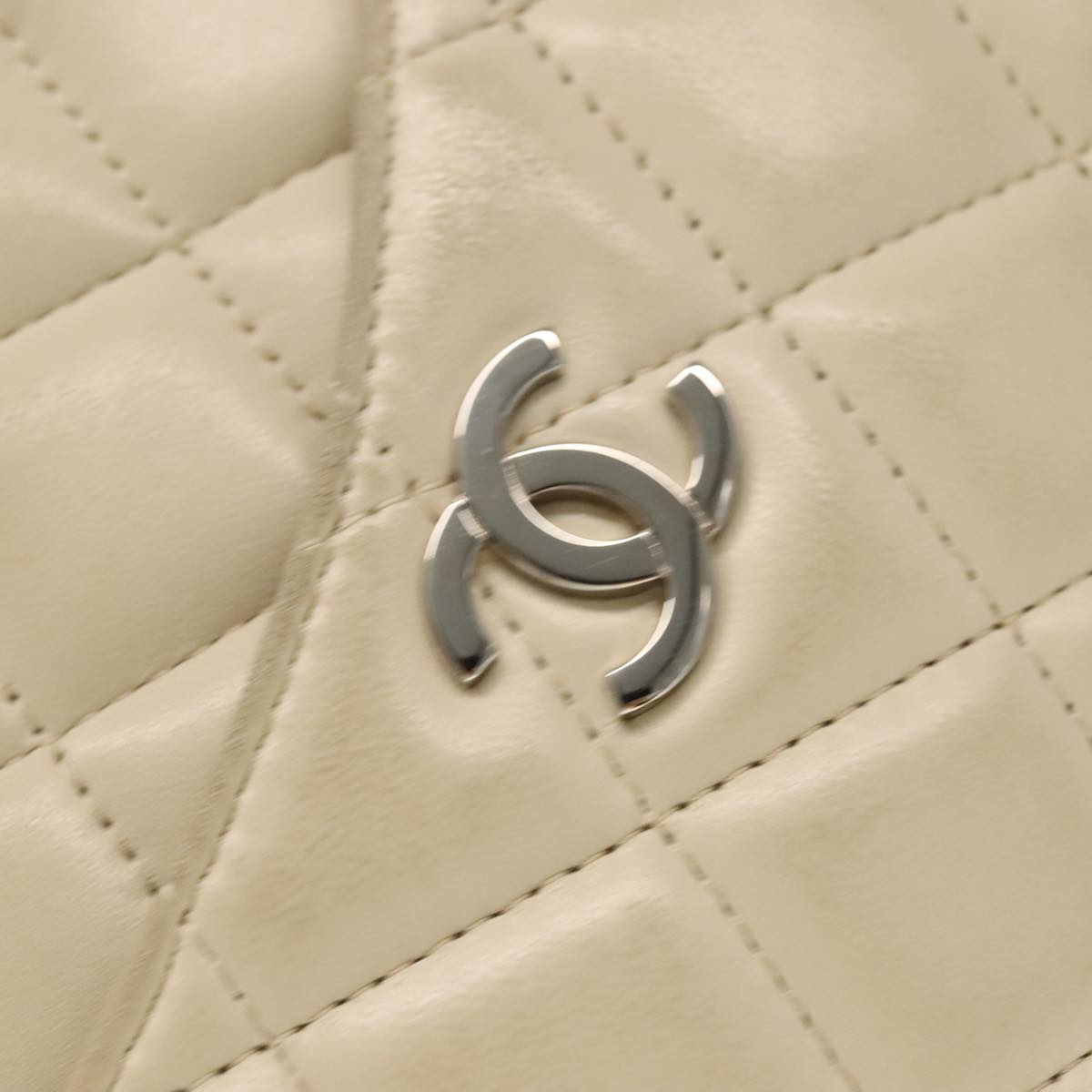 CHANEL Matelasse Chain Hand Bag Lamb Skin White Silver CC yk15902