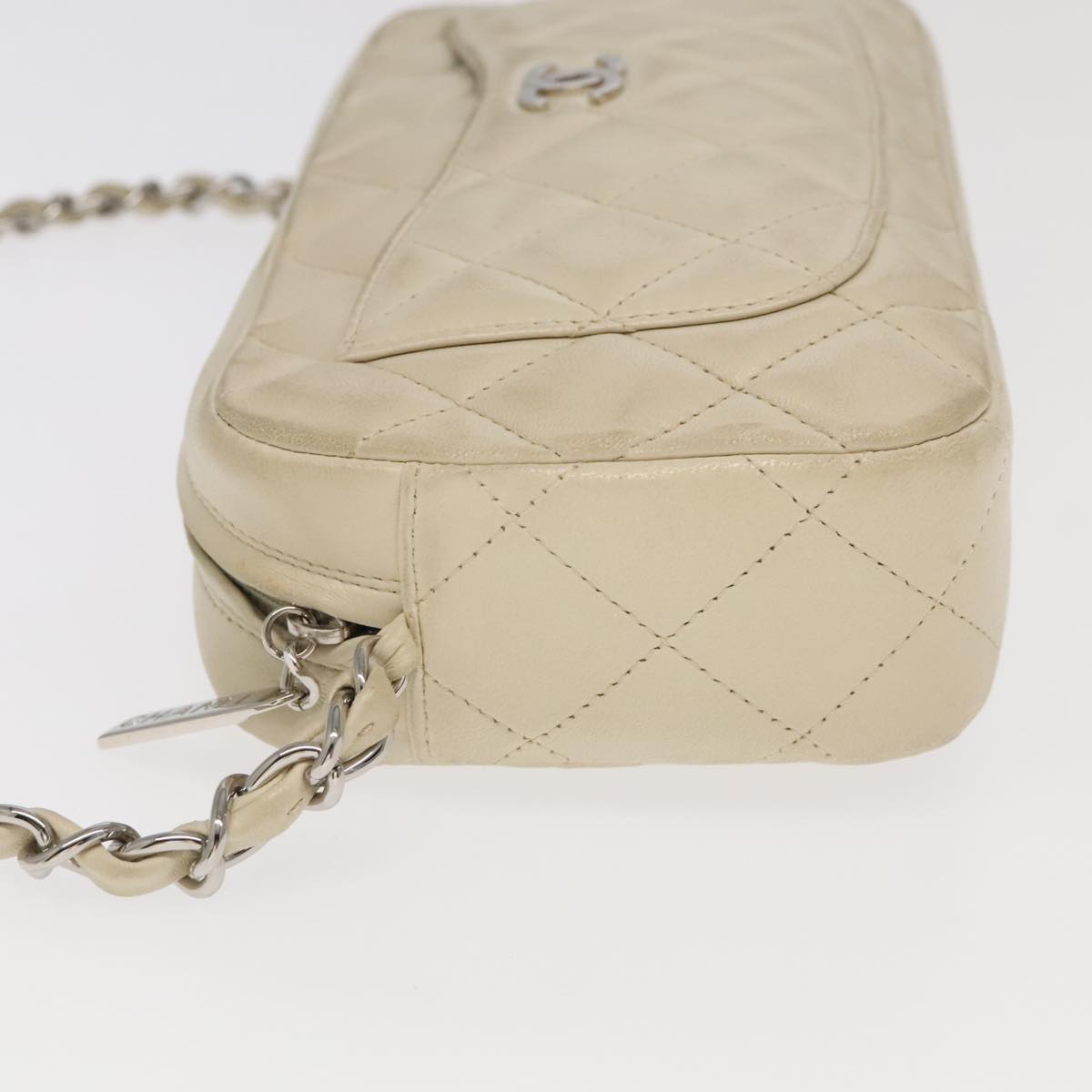 CHANEL Matelasse Chain Hand Bag Lamb Skin White Silver CC yk15902