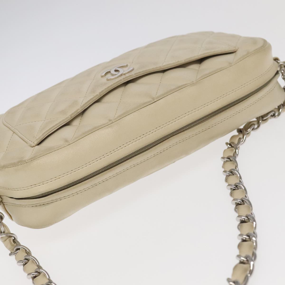 CHANEL Matelasse Chain Hand Bag Lamb Skin White Silver CC yk15902