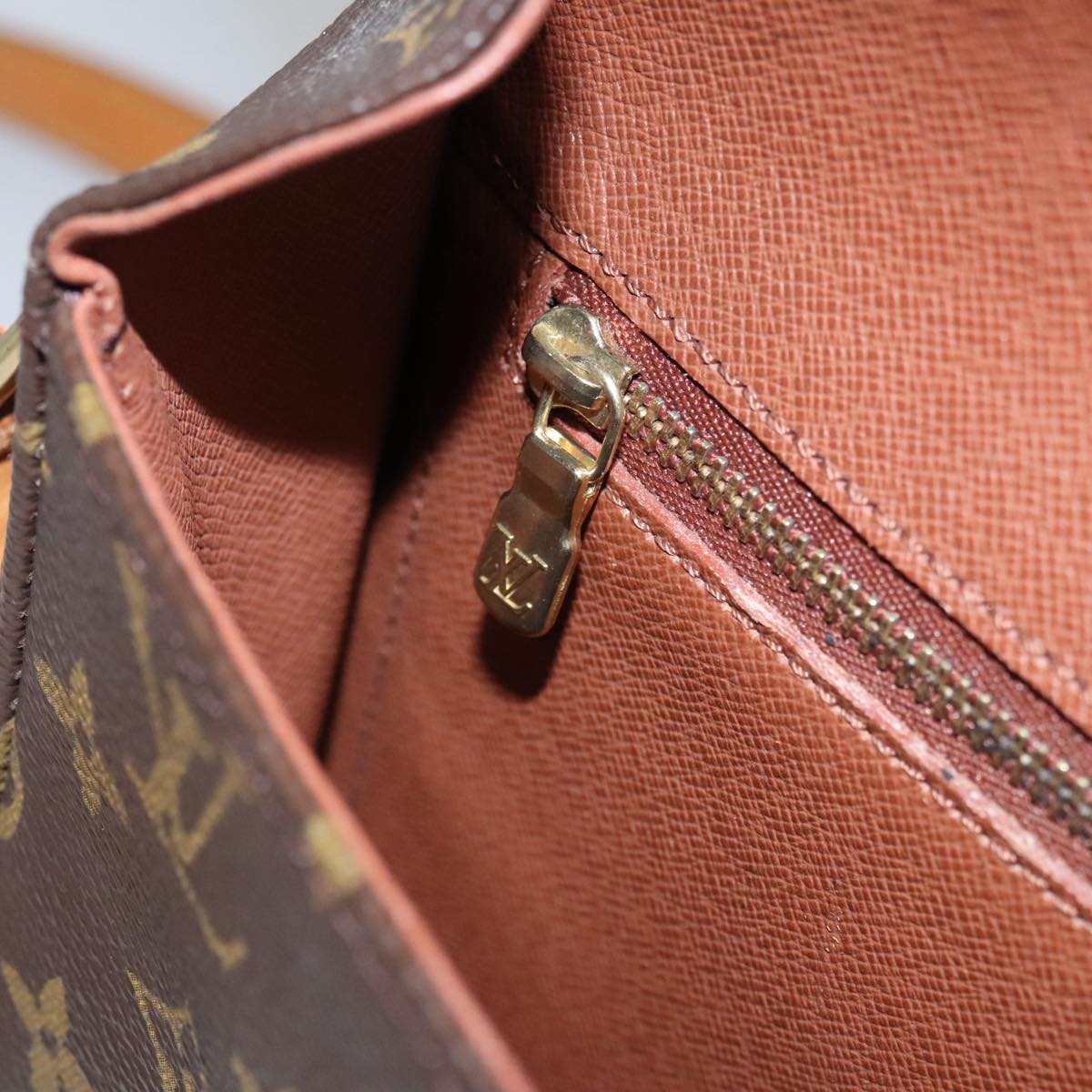 LOUIS VUITTON Monogram Saint Cloud GM Shoulder Bag M51242 LV yk16407