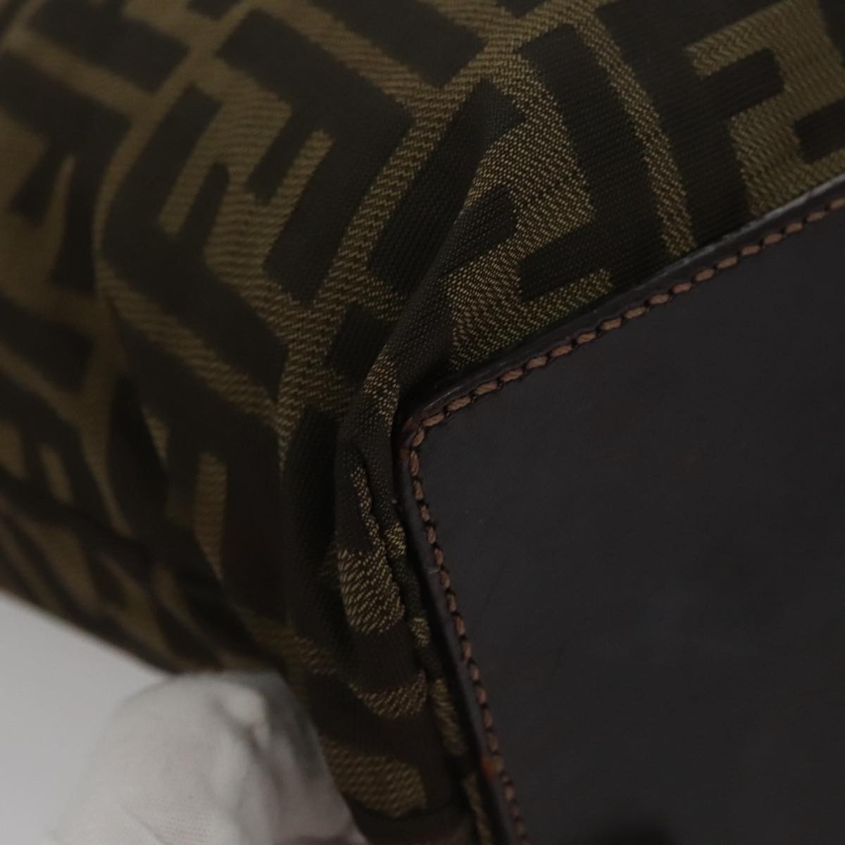 FENDI Zucca Canvas Hand Bag Brown Black yk16907