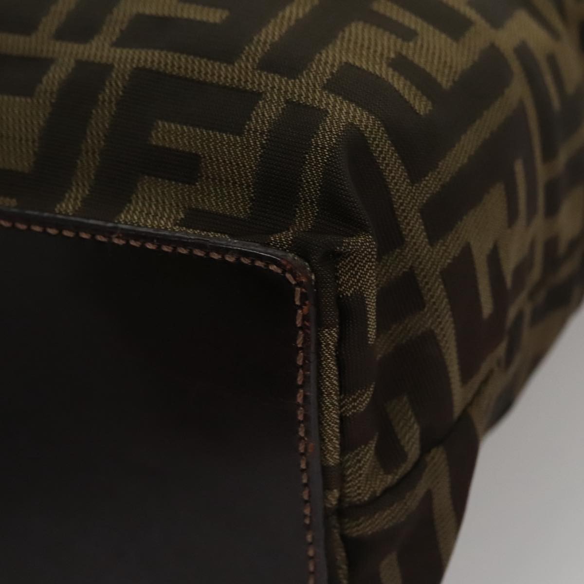 FENDI Zucca Canvas Hand Bag Brown Black yk16907