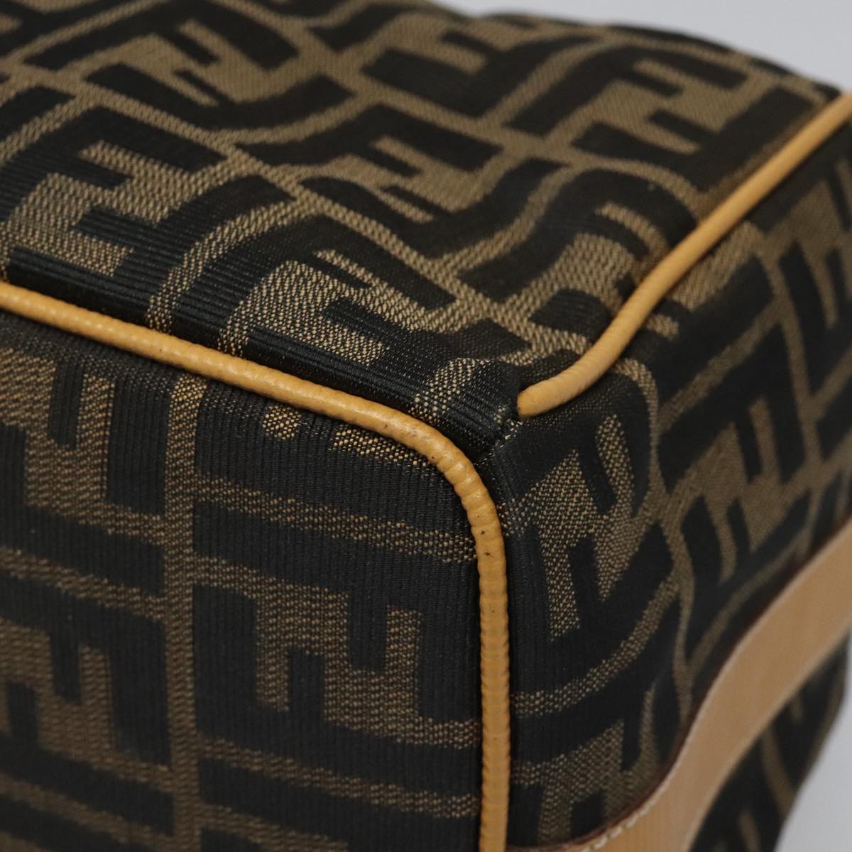 FENDI Zucca Canvas Hand Bag Brown Black yk17059