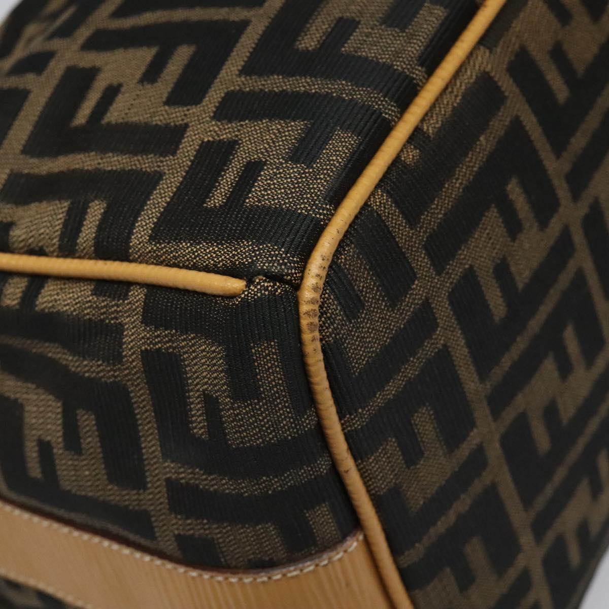 FENDI Zucca Canvas Hand Bag Brown Black yk17059