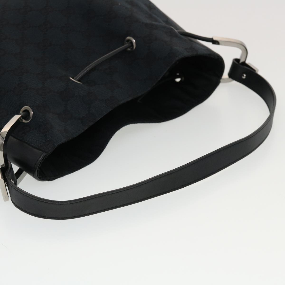 GUCCI GG Canvas Shoulder Bag Black yk7193