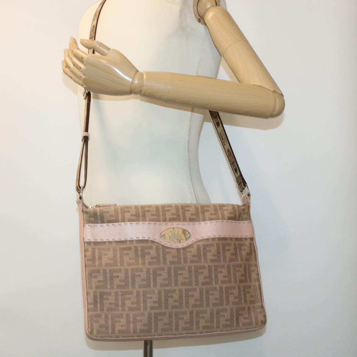 FENDI Zucca Canvas Celeria Shoulder Bag Beige yk7228
