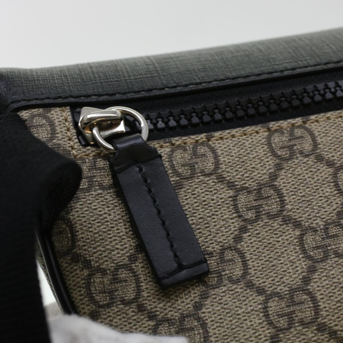 GUCCI GG Canvas Body Bag PVC Leather Beige 450946 yk7290