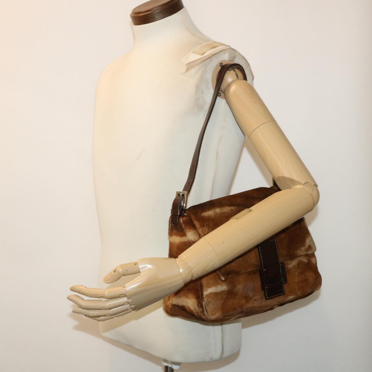 FENDI Mamma Baguette Shoulder Bag Harako leather Brown yk8030