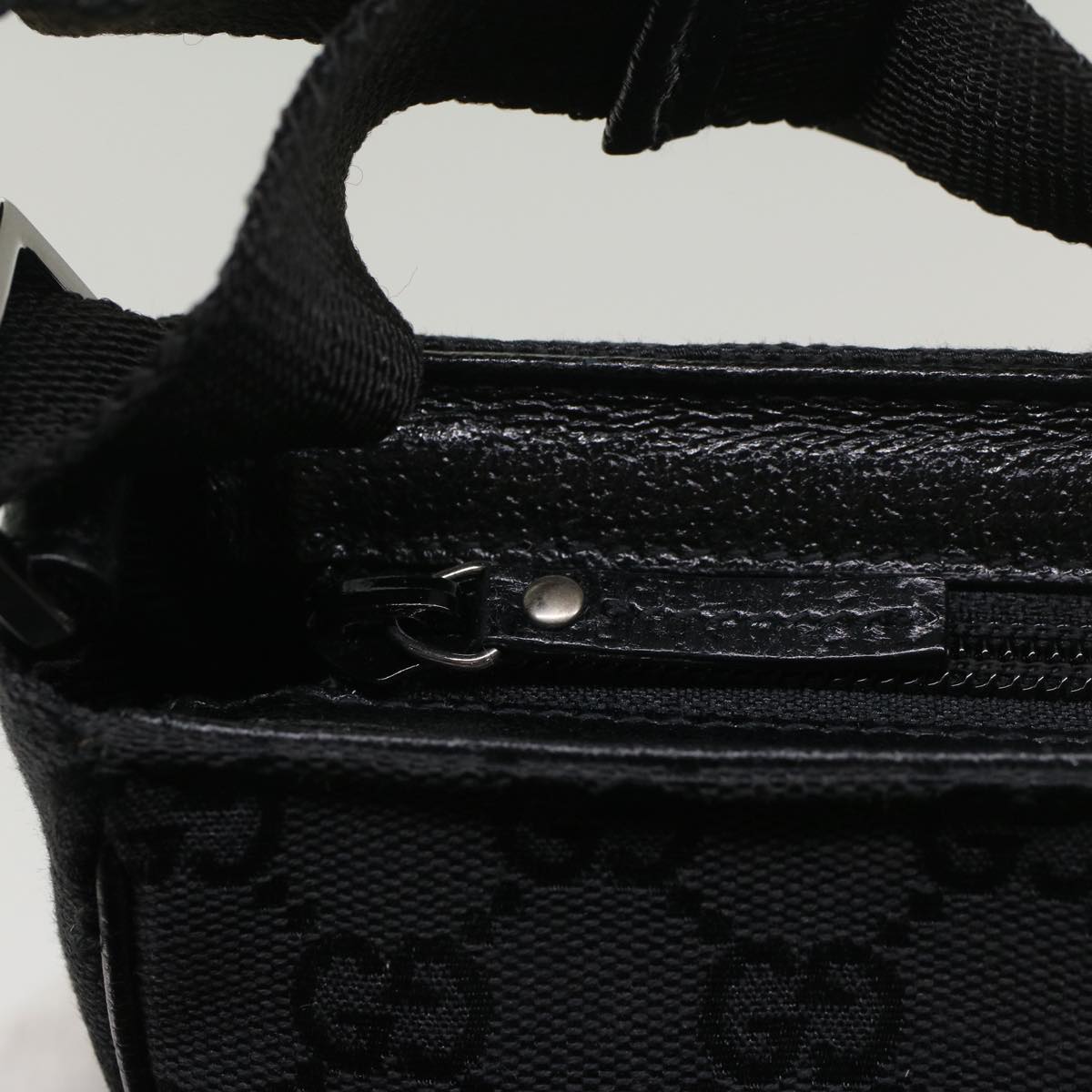 GUCCI GG Canvas Hand Bag Black 106644 yk8744