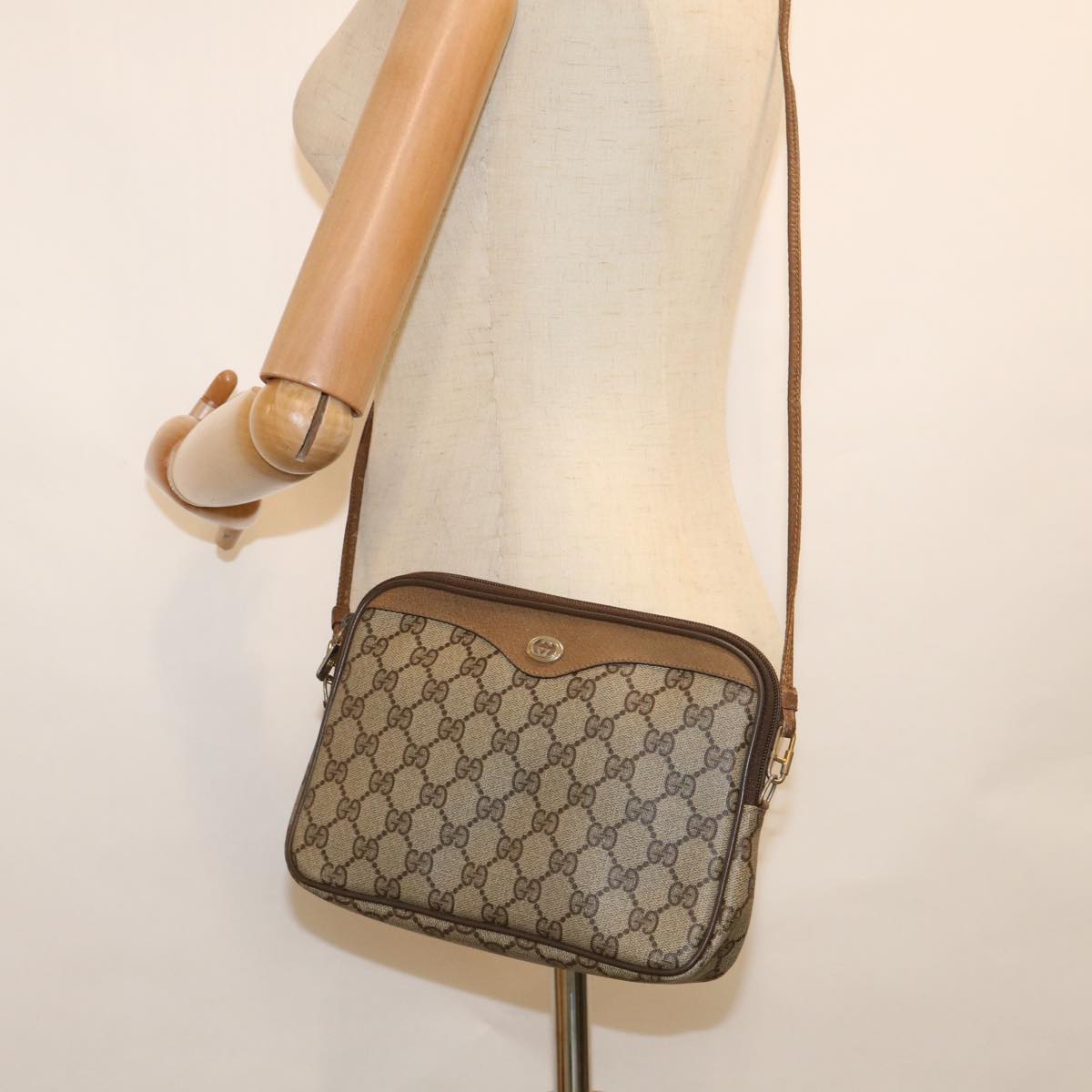 GUCCI GG Canvas Shoulder Bag PVC Beige yk9829